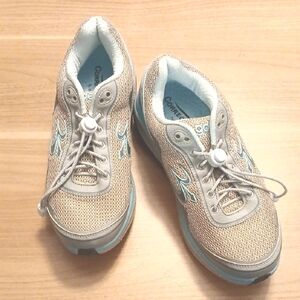 Gravity Defyer "Mighty Walk" Blue and Gray Active Sneakers in Size 9.5